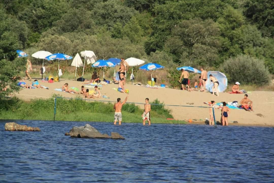 Bungalows, Camping Vega De Francia Sotoserrano Exterior photo